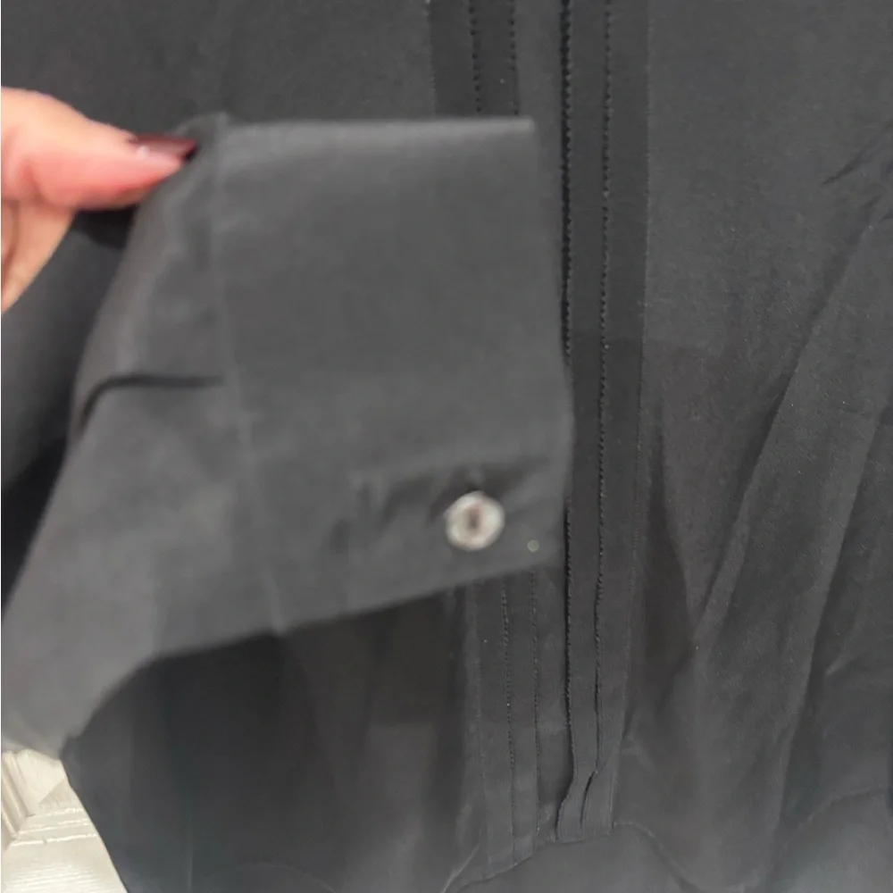 VINCE. Black Silk V-Neck, Blouse Size XS - Picture 6 of 8